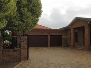 4 Bed House in Rouxville