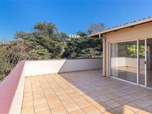 3 Bed Apartment in Essenwood