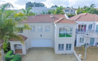 4 Bedroom Townhouse in Van Riebeeckshof
