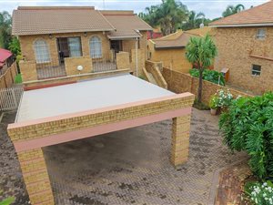 5 Bed House in Glen Marais