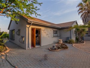 3 Bed House in Dunnottar