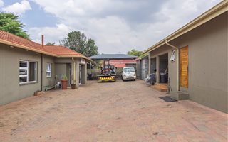 265 m² Commercial space in Edendale