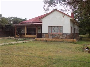 5 Bed House in Koster
