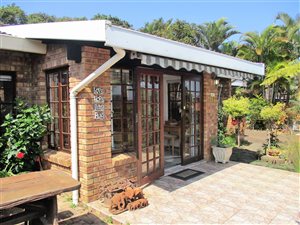 2 Bed Apartment in Port Edward