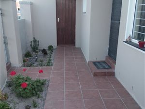 2 Bed House in Pelikan Park