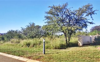 1244 m² Land available in Melodie