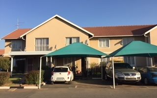 2 Bedroom Flat in Parkdene