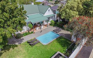 7 Bedroom House in Strand North