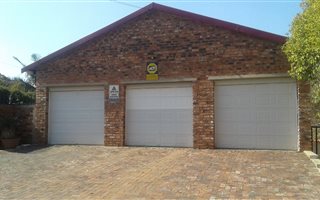 5 Bedroom House in Kloofendal