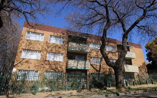 2 Bedroom Townhouse in Rosettenville