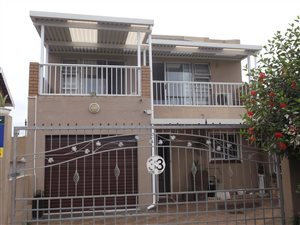 4 Bed House in Westbrook