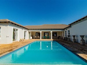 6 Bed House in Tygerberg Country Estate