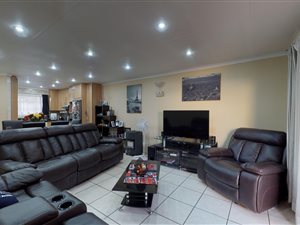 2 Bed Simplex in Pomona