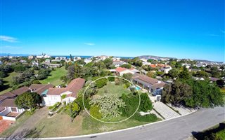 709 m² Land available in Seaside Longships