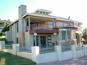 4 Bed House in Cutty Sark