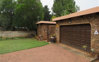 3 Bedroom House in Clubview