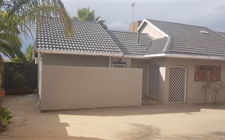 1 Bedroom Garden Cottage in Constantia Park