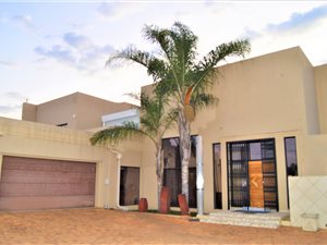 2 ha Smallholding in Pomona