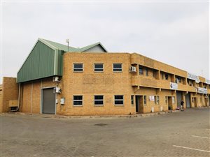 250 m² Industrial space in Koedoespoort Industrial