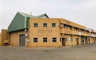 240 m² Industrial space in Koedoespoort Industrial