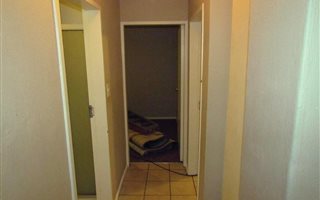 2 Bedroom Apartment in Roodepoort Central