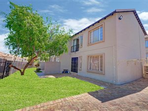 2 Bed Apartment in Wilgeheuwel