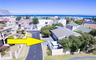 3 Bedroom House in Greenways Golf Estate