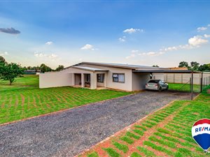 1.1 ha Farm in Bredell AH