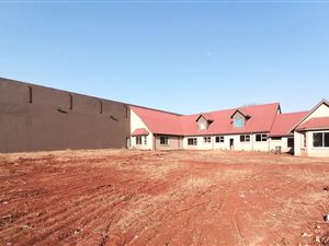 Commercial space in Clubview