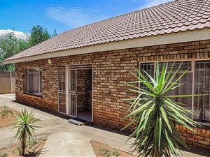 6 Bed House in South Ridge