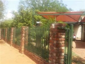 3 Bed House in Royldene