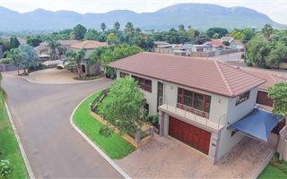 5 Bedroom House in Melodie