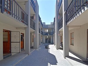2 Bed Apartment in Eersterivier