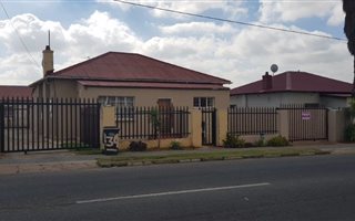 6 Bedroom House in Krugersdorp West