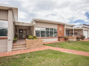 4 Bedroom House in Linton Grange
