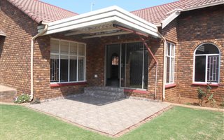 3 Bedroom Cluster in Beyers Park