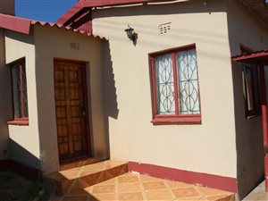 2 Bed House in Kroonstad