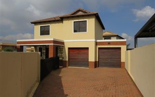3 Bedroom Cluster in Albertsdal