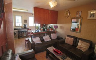 2 Bedroom Townhouse in Zonnebloem