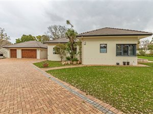 4 Bed House in Parel Vallei