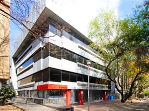 193 m² Office Space in Rosebank