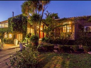 8 Bed House in Helena Heights