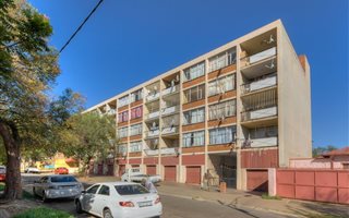2 Bedroom Apartment in Yeoville