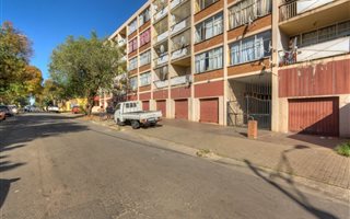 2 Bedroom Apartment in Yeoville