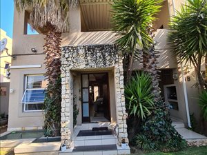 3 Bed Townhouse in Constantia Kloof