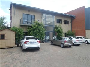 820 m² Industrial space in North Riding