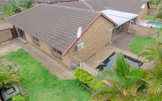 3 Bedroom Apartment in Arboretum