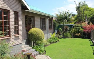 5 Bedroom House in Eden