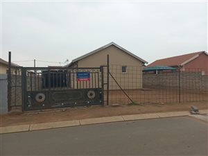 3 Bed House in Golden Gardens