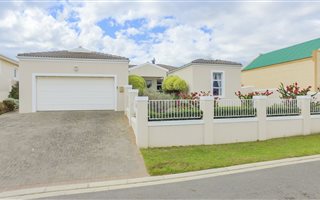 3 Bedroom House in Dennegeur